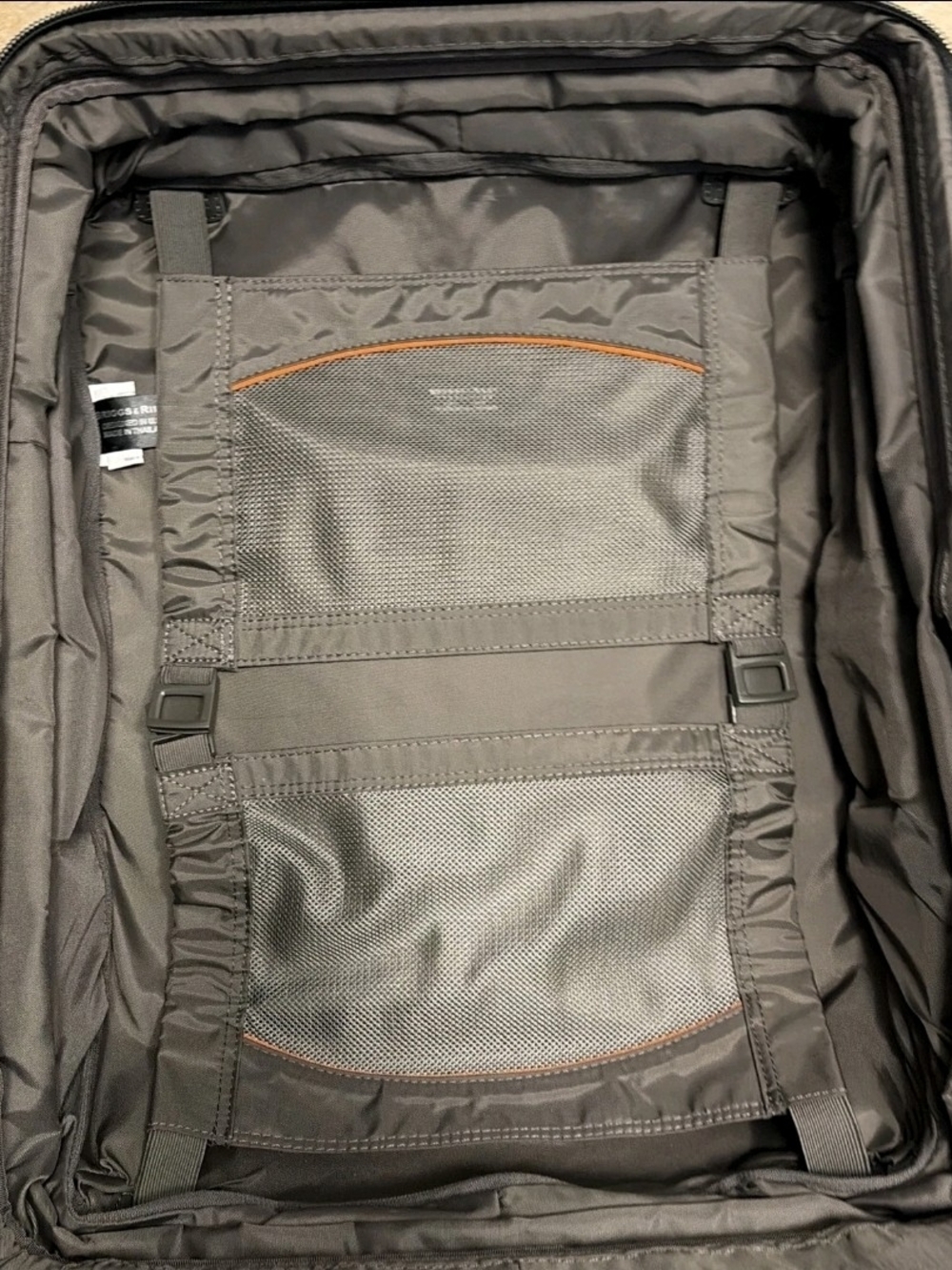 Briggs And Riley 26" Check In Luggage Only Used For Display - Picture 7 of 11